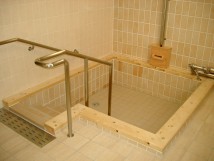 社会福祉法人　南風会　青梅学園・かすみの里　浴室