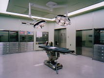 青梅市立総合病院　救急救命センター  手術室